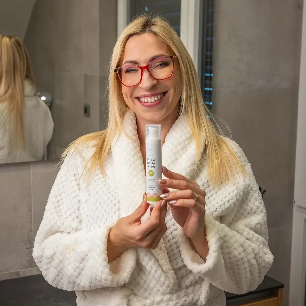 Balsamo detergente naturale per il viso