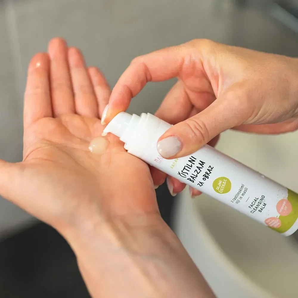 Balsamo detergente naturale per il viso