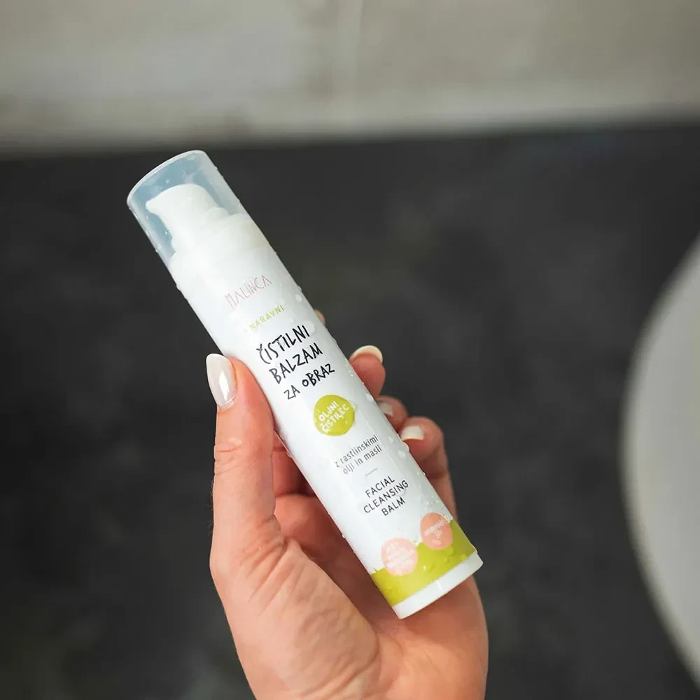 Balsamo detergente naturale per il viso