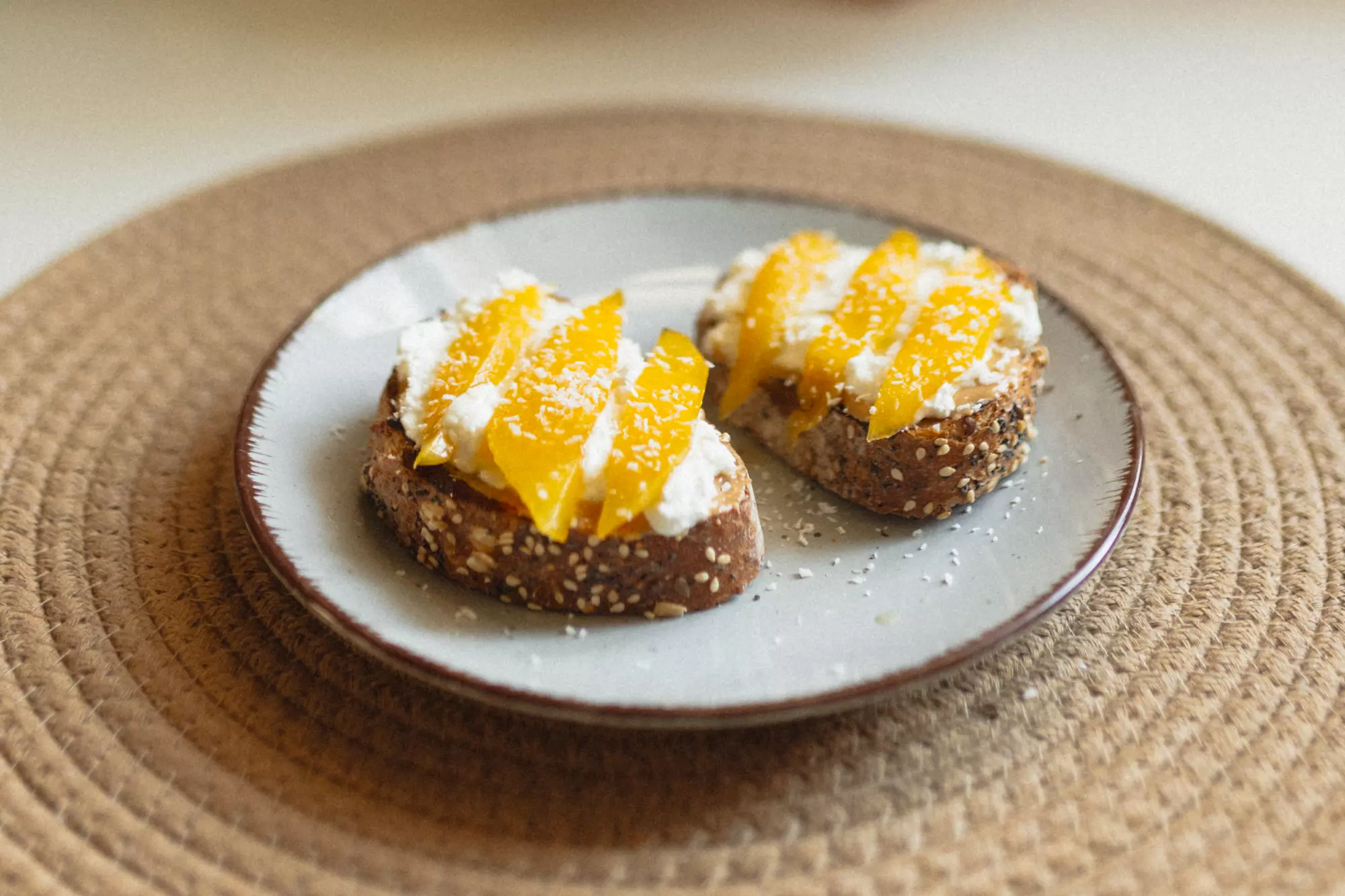 Crostini con mango