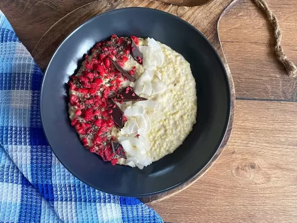 Porridge di miglio con banana