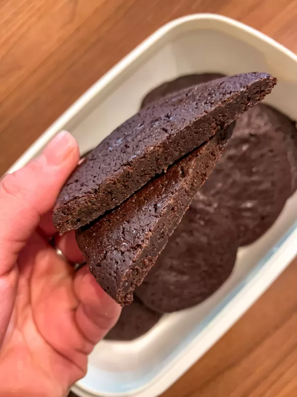 Biscotti al cioccolato con lamponi senza farina