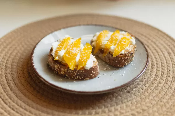 Crostini con mango