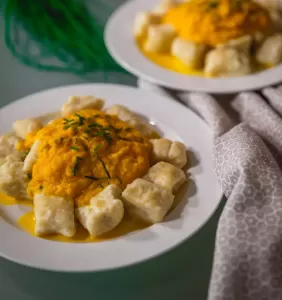 Gnocchi di farro con salsa alle carote