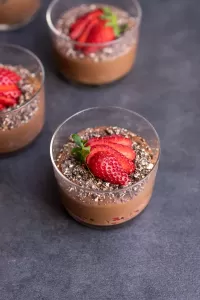 Crema al cioccolato con Chocoloco e fragole